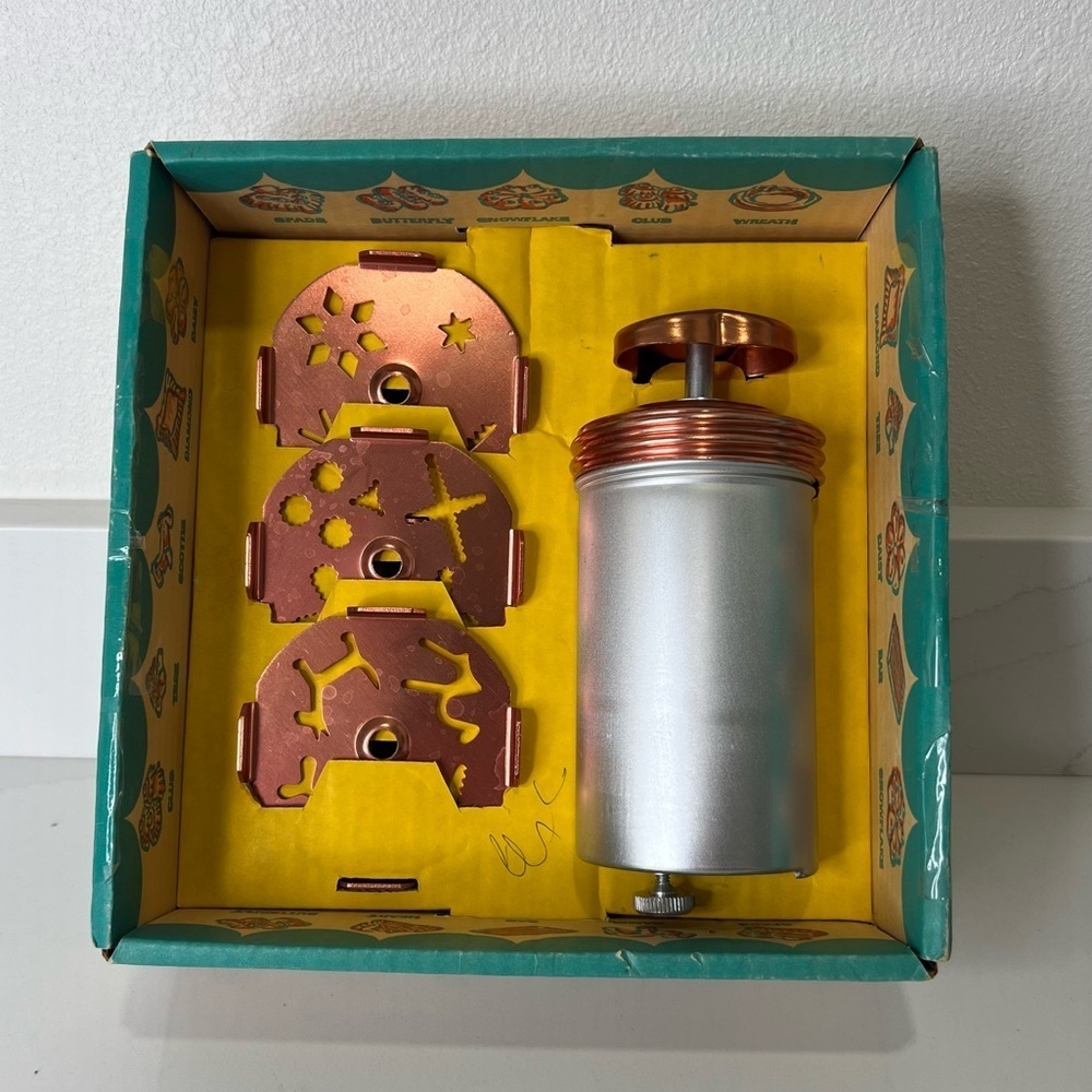 Vintage Mirro Dial a Cookie Kit In Box Kitchen Aluminum Copper Discs